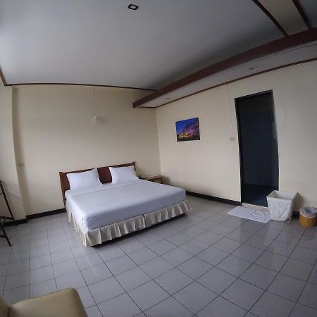 Tapee Hotel Сураттхани Экстерьер фото