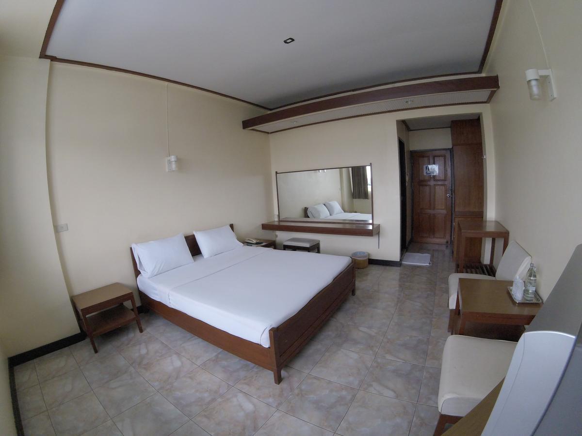 Tapee Hotel Сураттхани Экстерьер фото