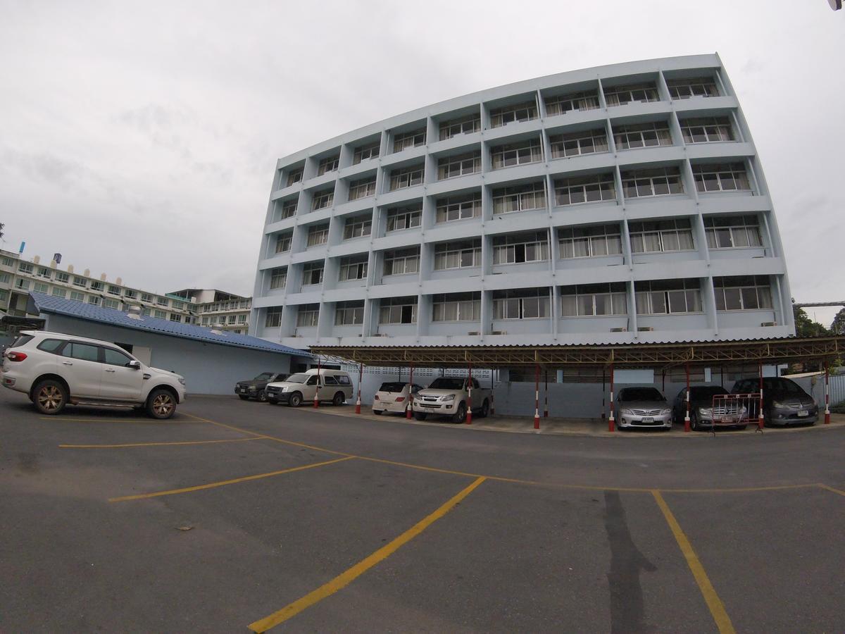 Tapee Hotel Сураттхани Экстерьер фото