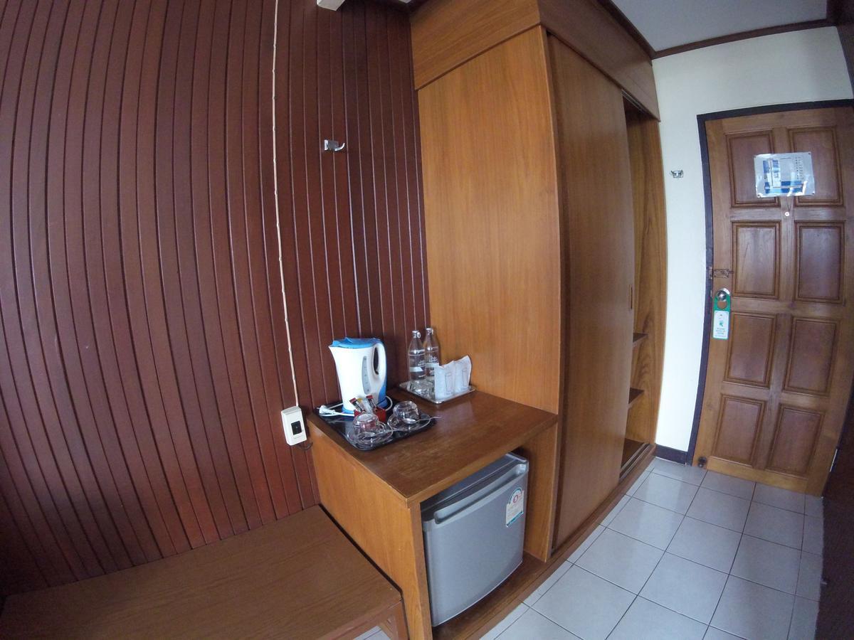 Tapee Hotel Сураттхани Экстерьер фото