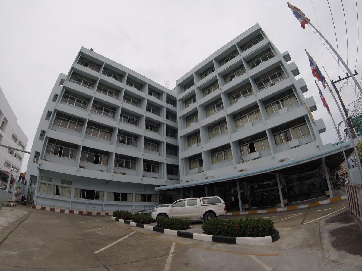 Tapee Hotel Сураттхани Экстерьер фото