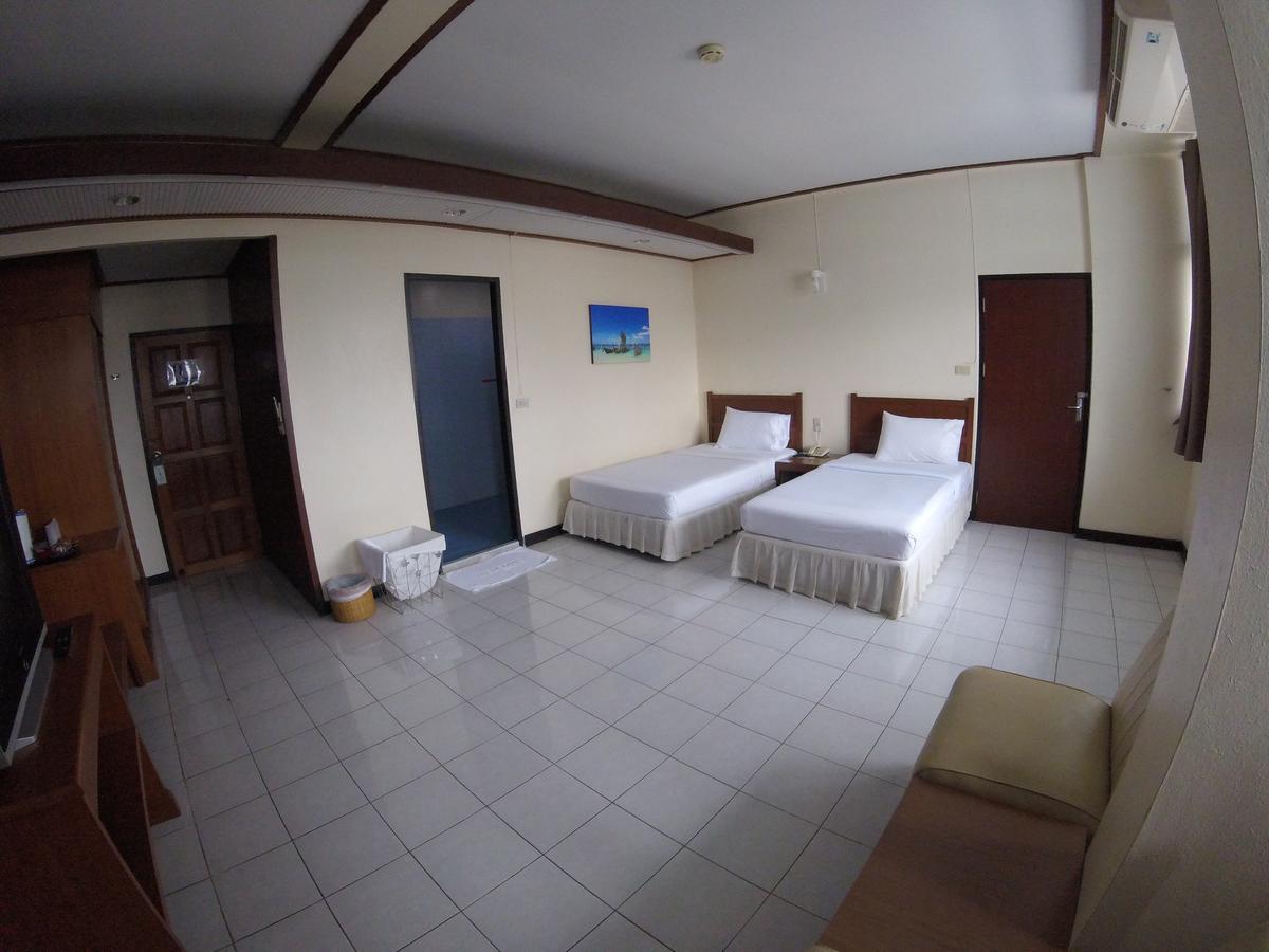 Tapee Hotel Сураттхани Экстерьер фото