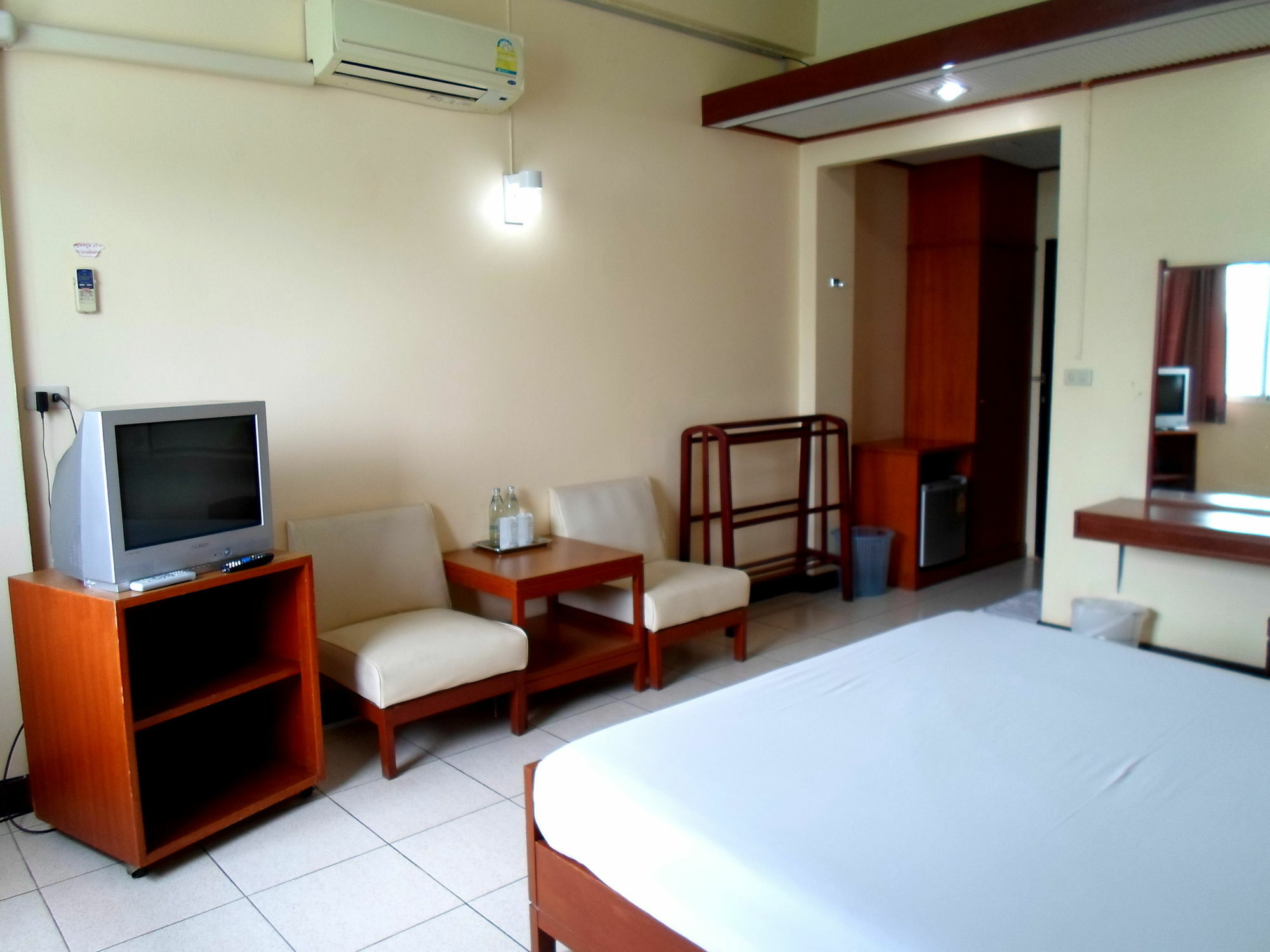 Tapee Hotel Сураттхани Экстерьер фото